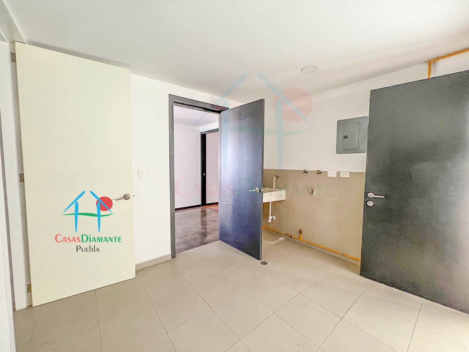 Praga 19 AI AJB - Área de servicio 1